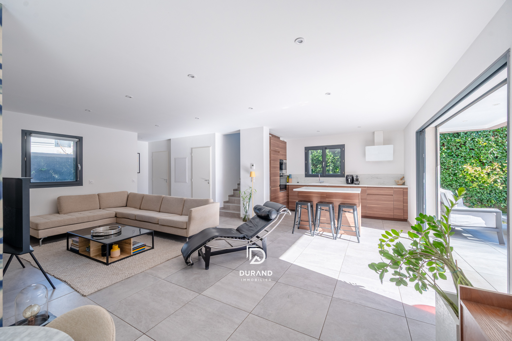 VILLA RECENTE - JARDIN AVEC PISCINE - LES 3 LUCS-SAINT JULIEN