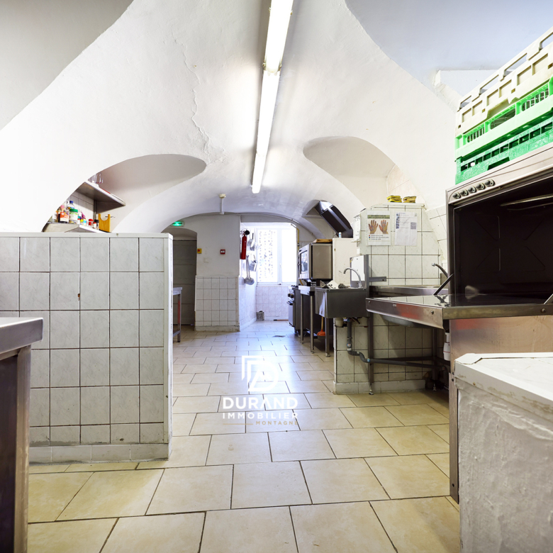 Maison de village d'environ 280 m2