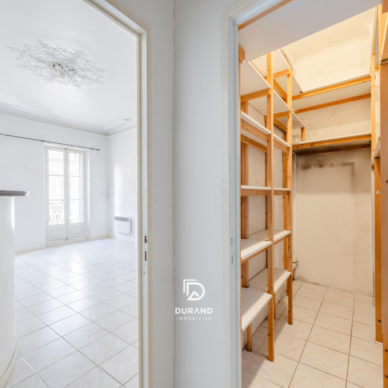 APPARTEMENT - IMMEUBLE BOURGEOIS - COURS LIEUTAUD - 13001 MARSEILLE