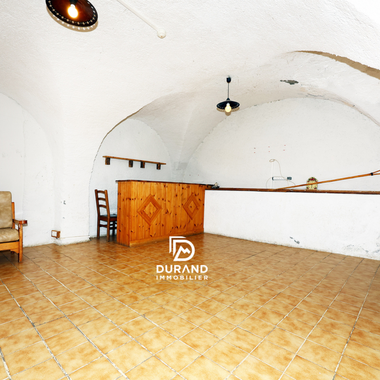 Maison de village d'environ 280 m2