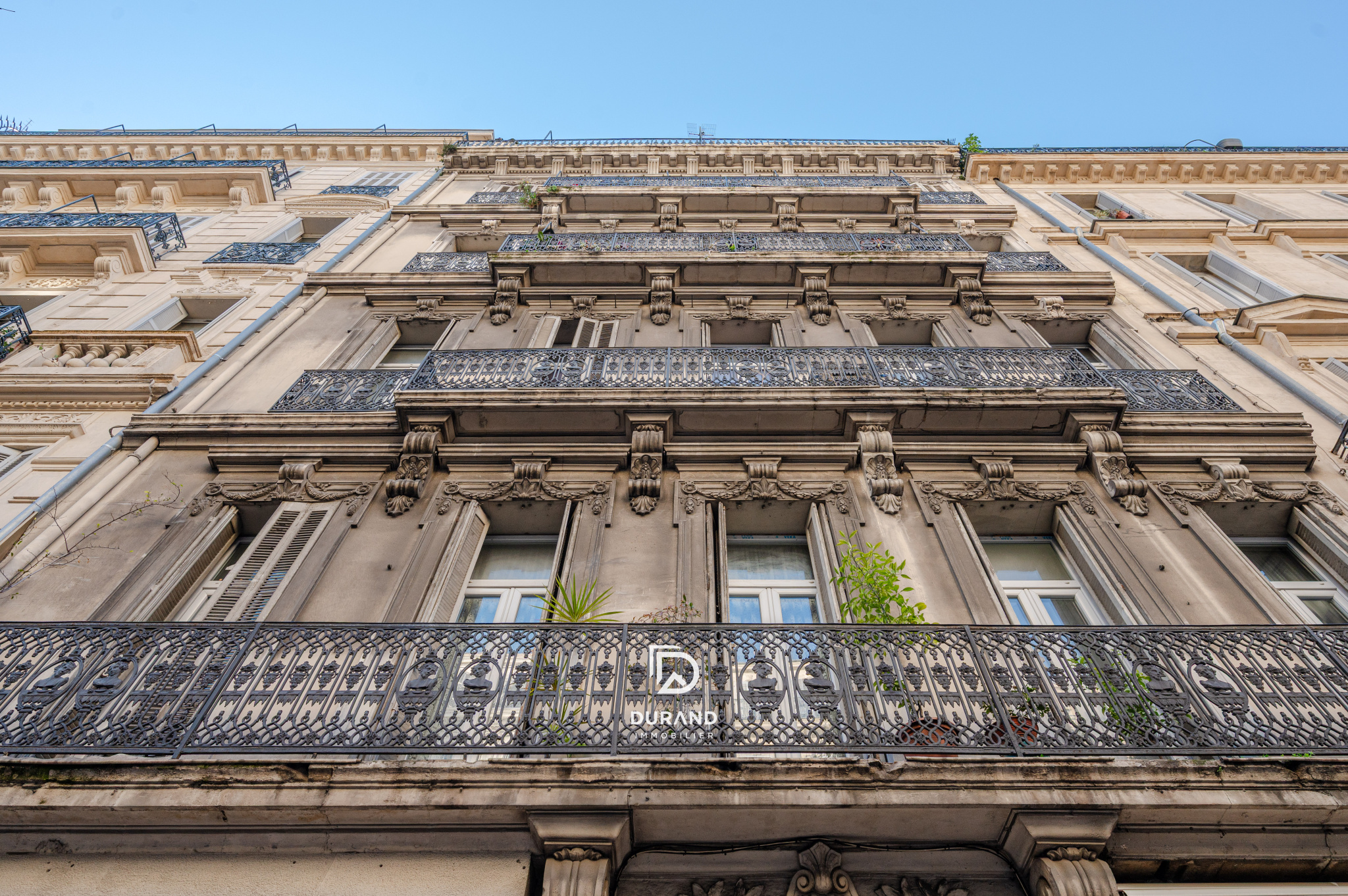 APPARTEMENT - IMMEUBLE BOURGEOIS - COURS LIEUTAUD - 13001 MARSEILLE