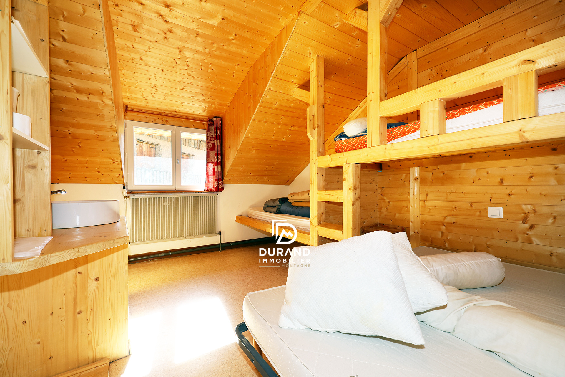 Maison de village d'environ 280 m2