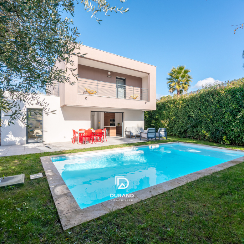 VILLA RECENTE - JARDIN AVEC PISCINE - LES 3 LUCS-SAINT JULIEN