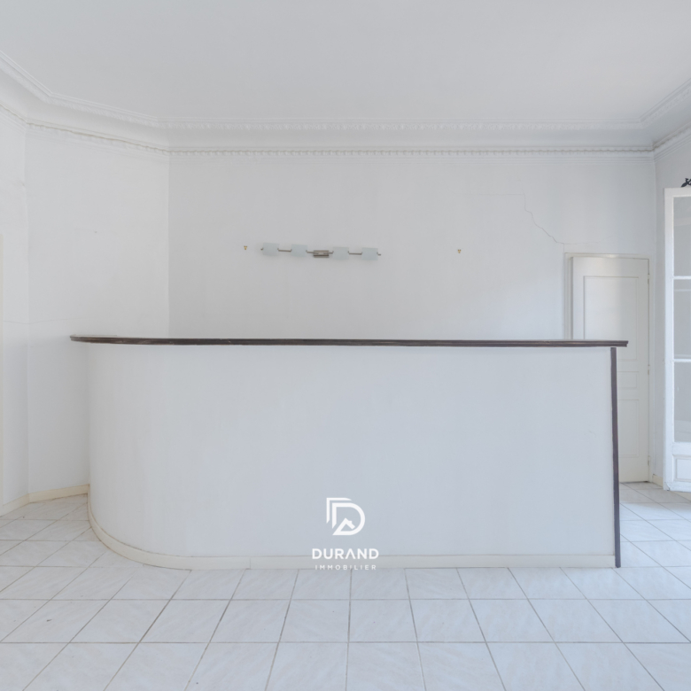 APPARTEMENT - IMMEUBLE BOURGEOIS - COURS LIEUTAUD - 13001 MARSEILLE