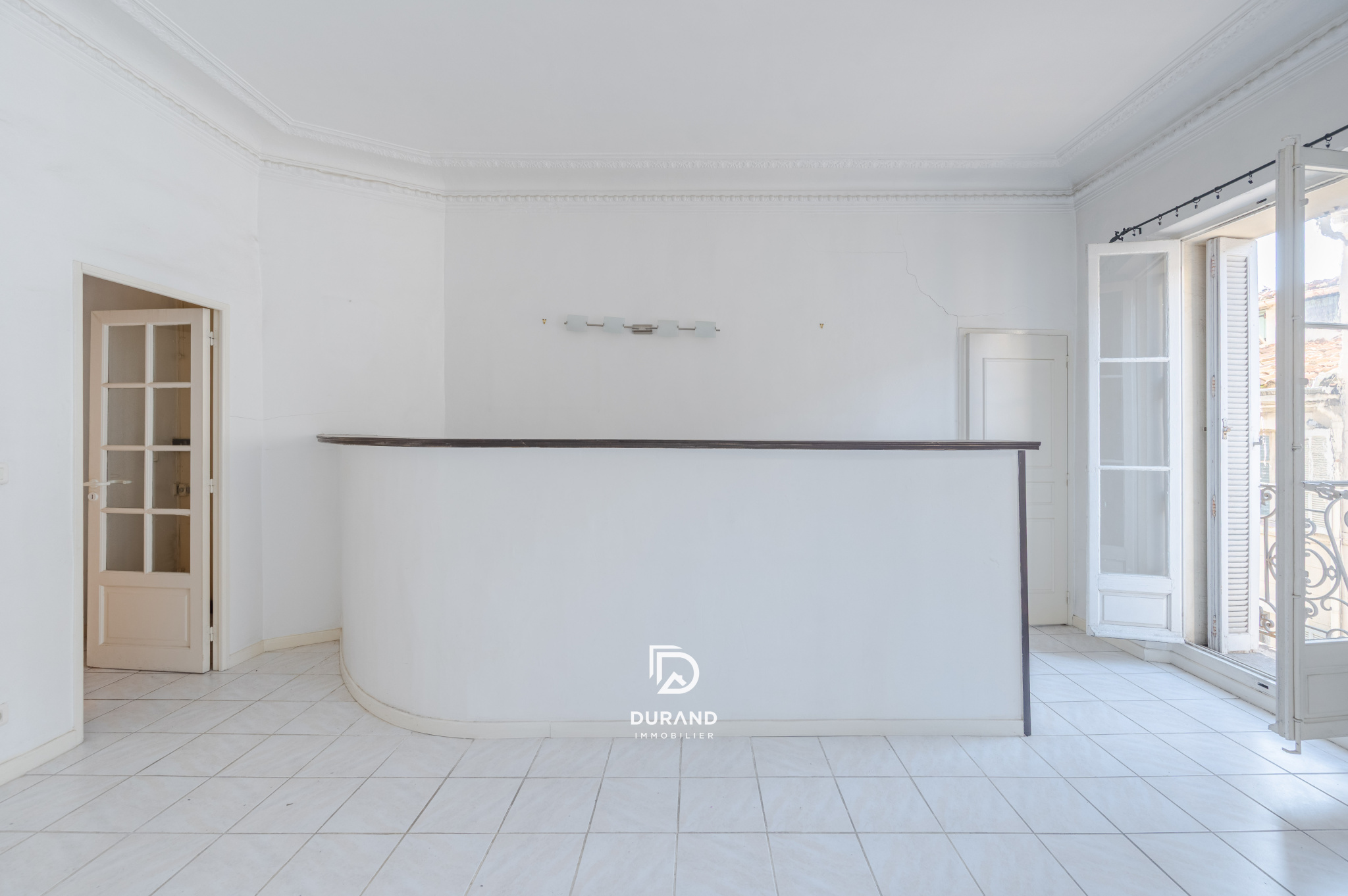 APPARTEMENT - IMMEUBLE BOURGEOIS - COURS LIEUTAUD - 13001 MARSEILLE