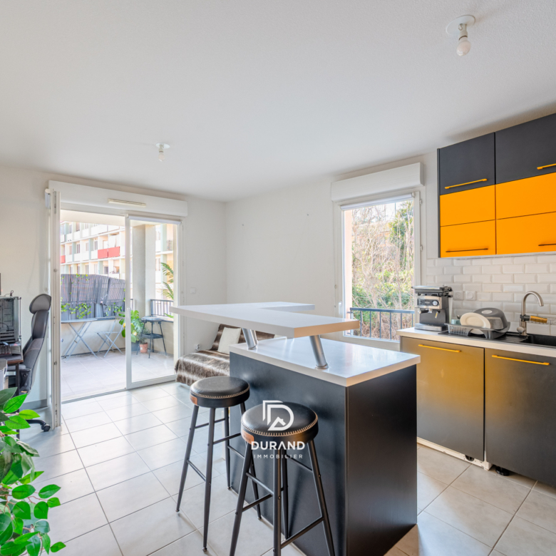 APPARTEMENT - 2 PIECES - TERRASSE - 13003 MARSEILLE