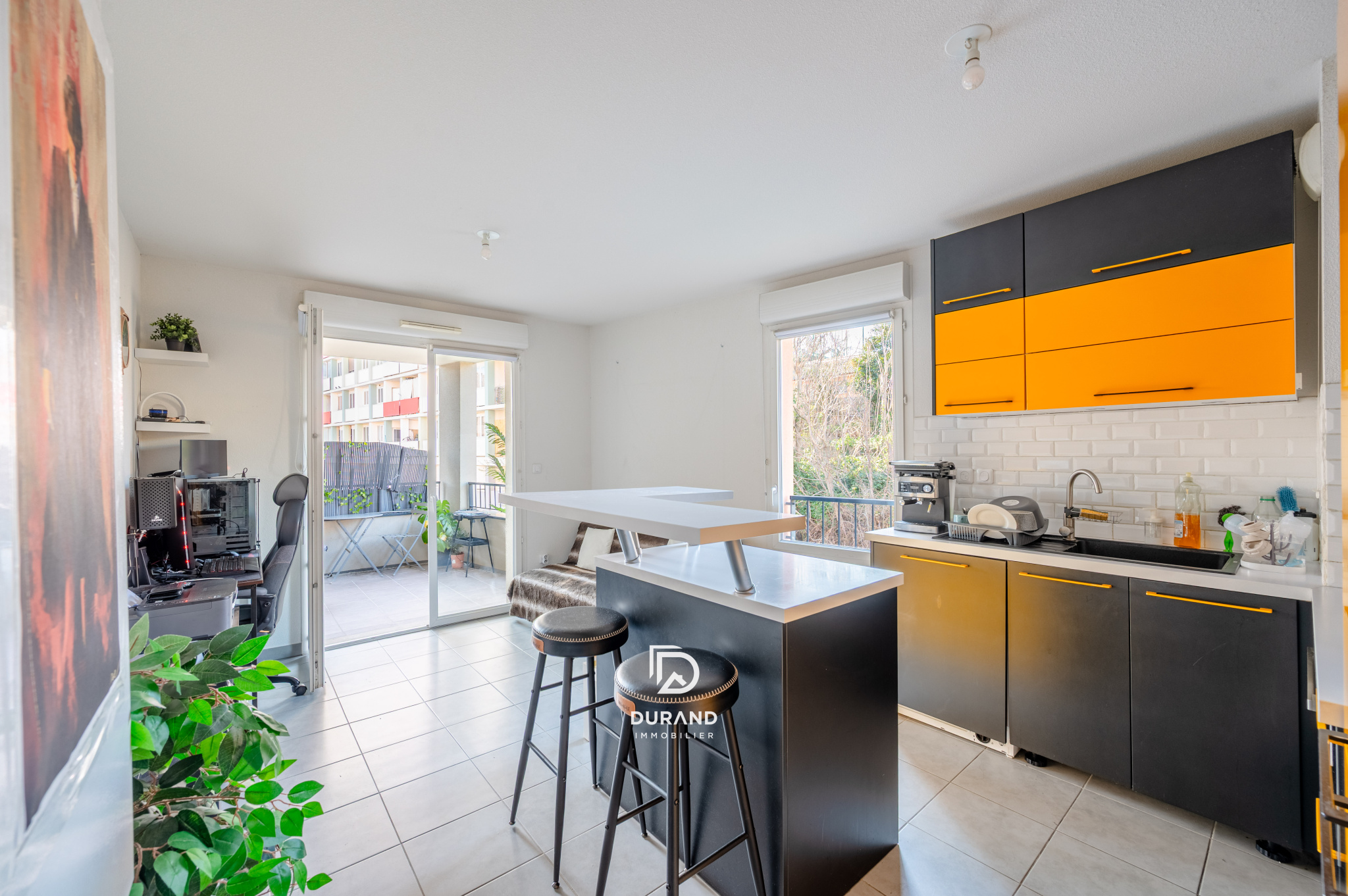 APPARTEMENT - 2 PIECES - TERRASSE - 13003 MARSEILLE