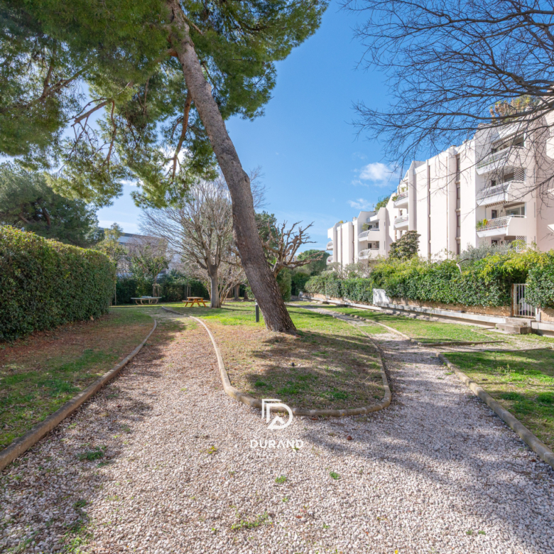 Appartement T3 lumineux avec terrasse et garage