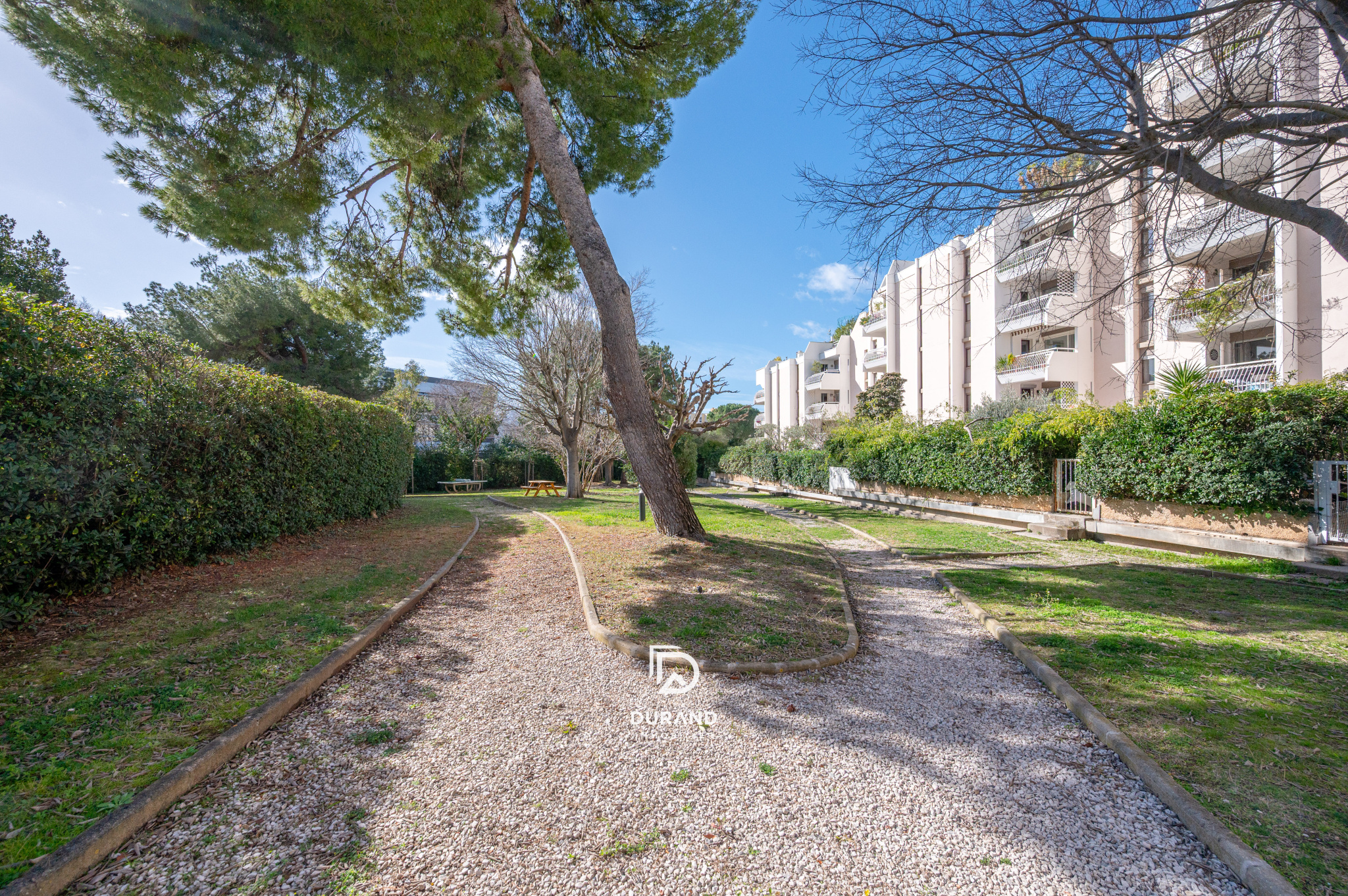 Appartement T3 lumineux avec terrasse et garage