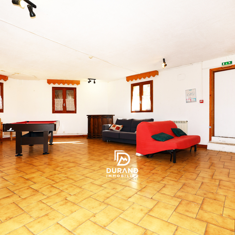 Maison de village d'environ 280 m2