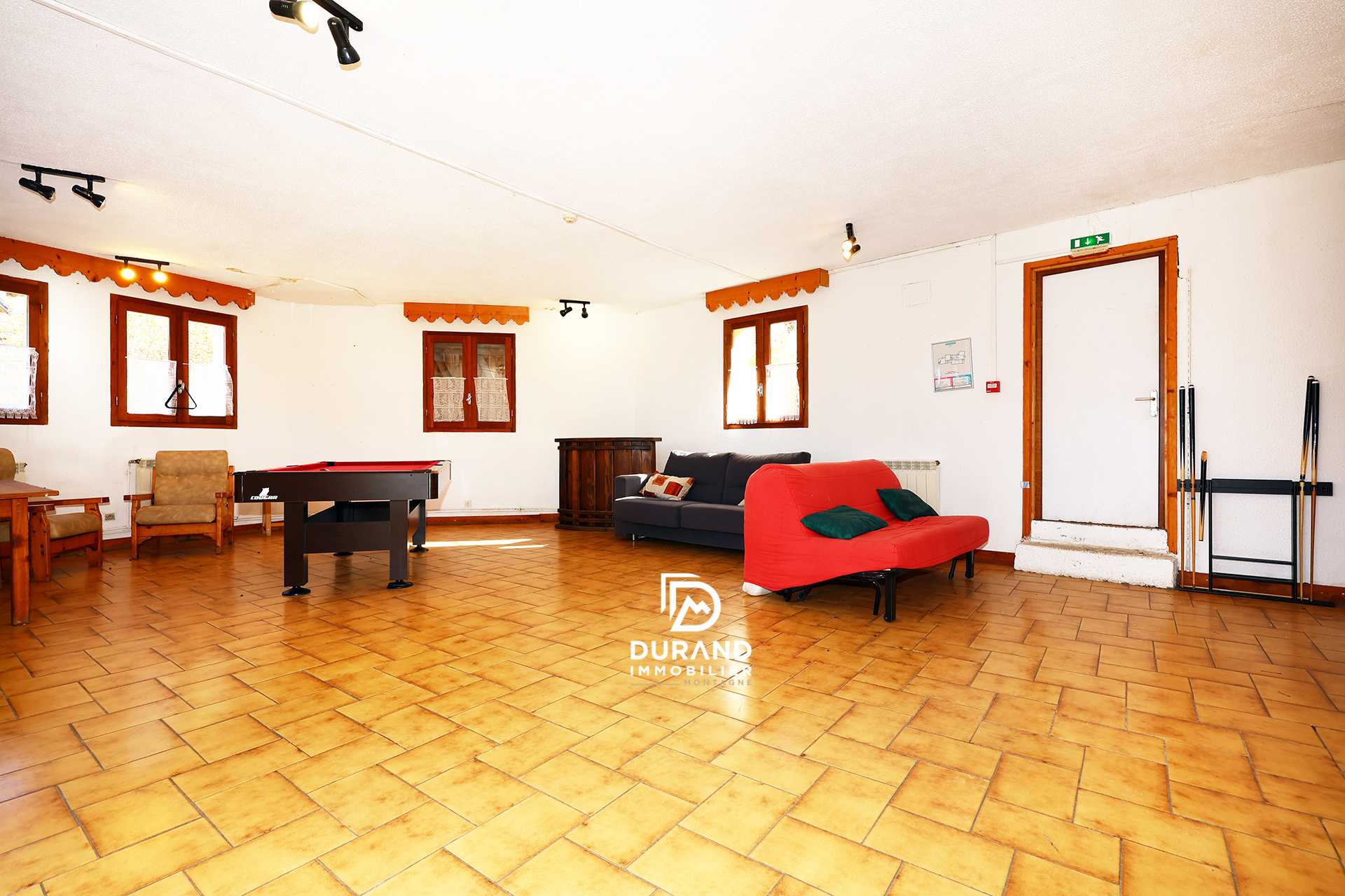 Maison de village d'environ 280 m2