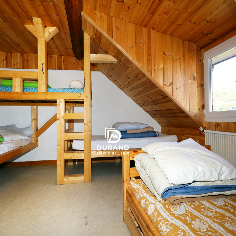 Maison de village d'environ 280 m2