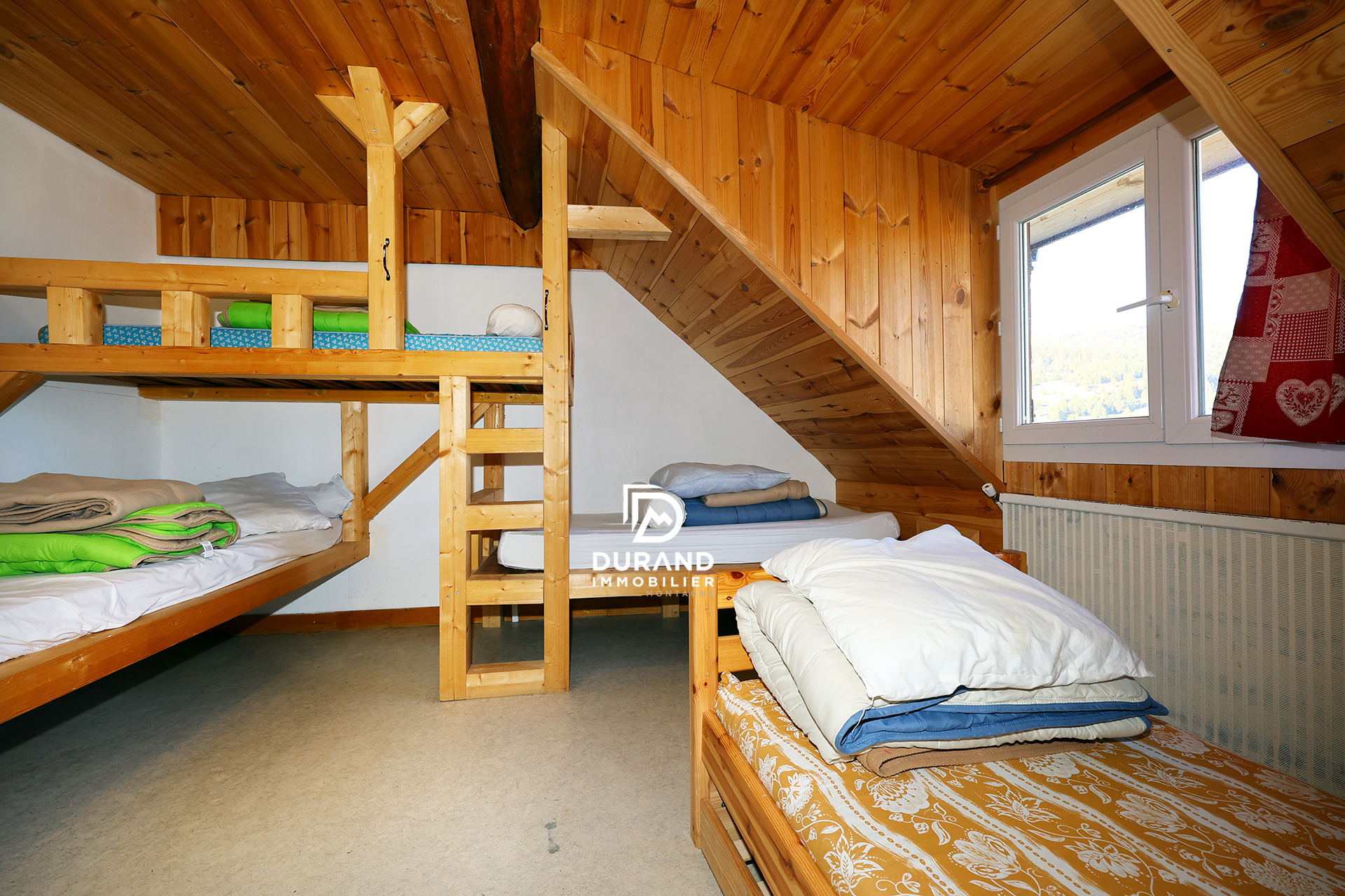 Maison de village d'environ 280 m2