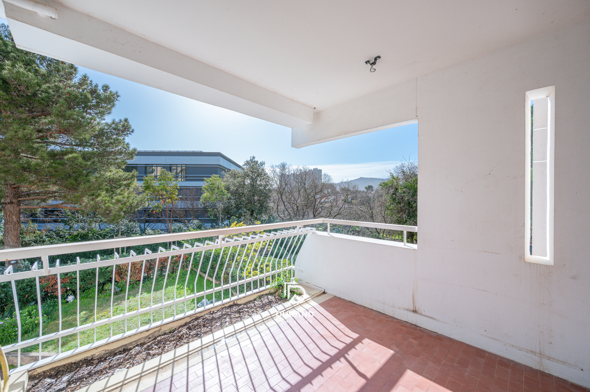 Appartement T3 lumineux avec terrasse et garage