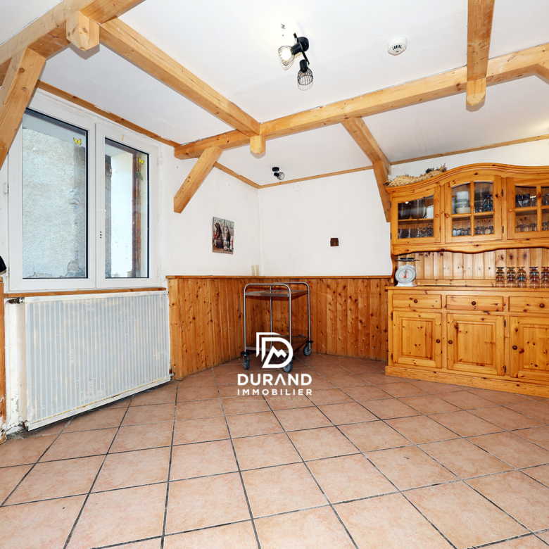 Maison de village d'environ 280 m2