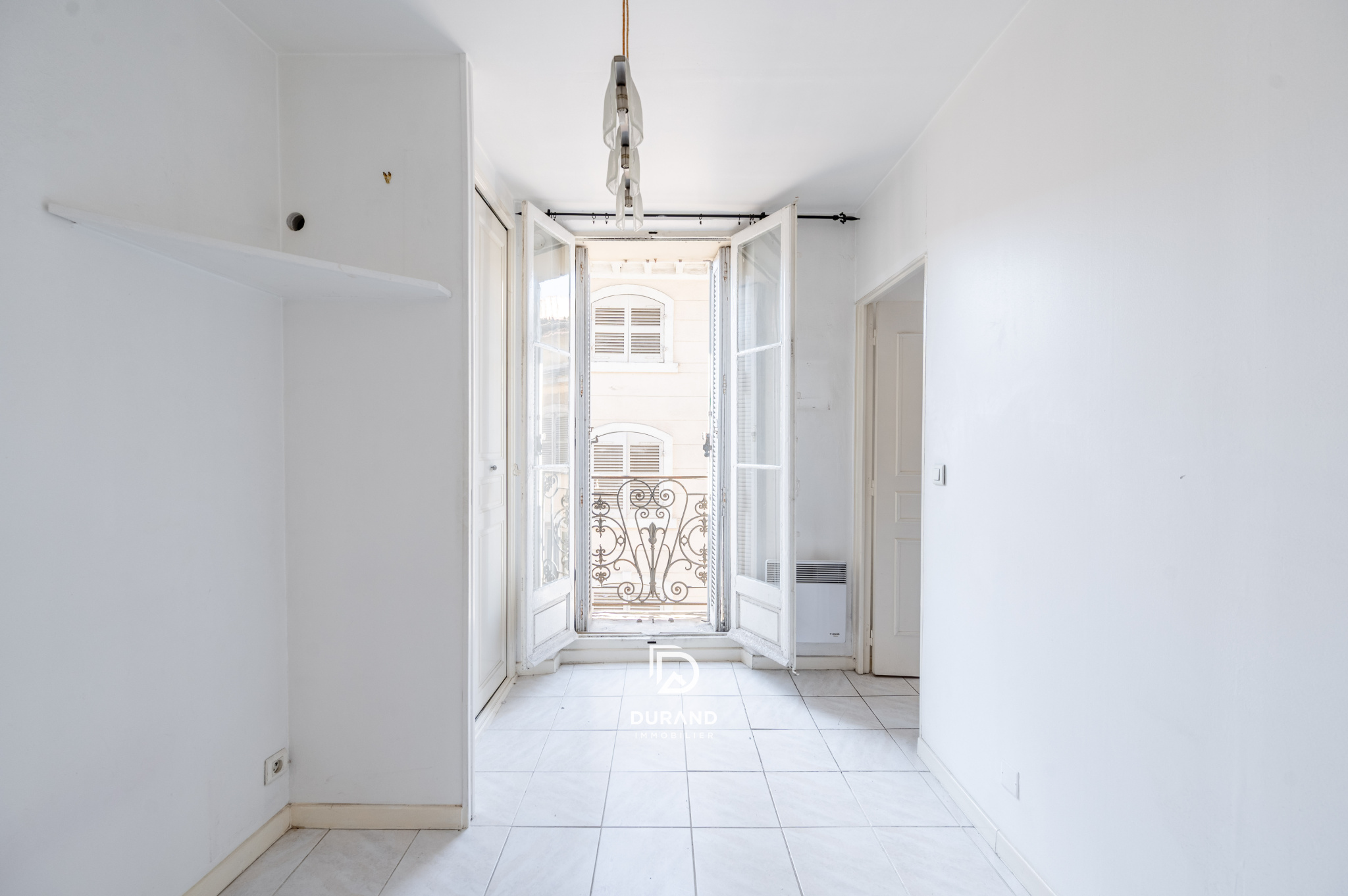 APPARTEMENT - IMMEUBLE BOURGEOIS - COURS LIEUTAUD - 13001 MARSEILLE