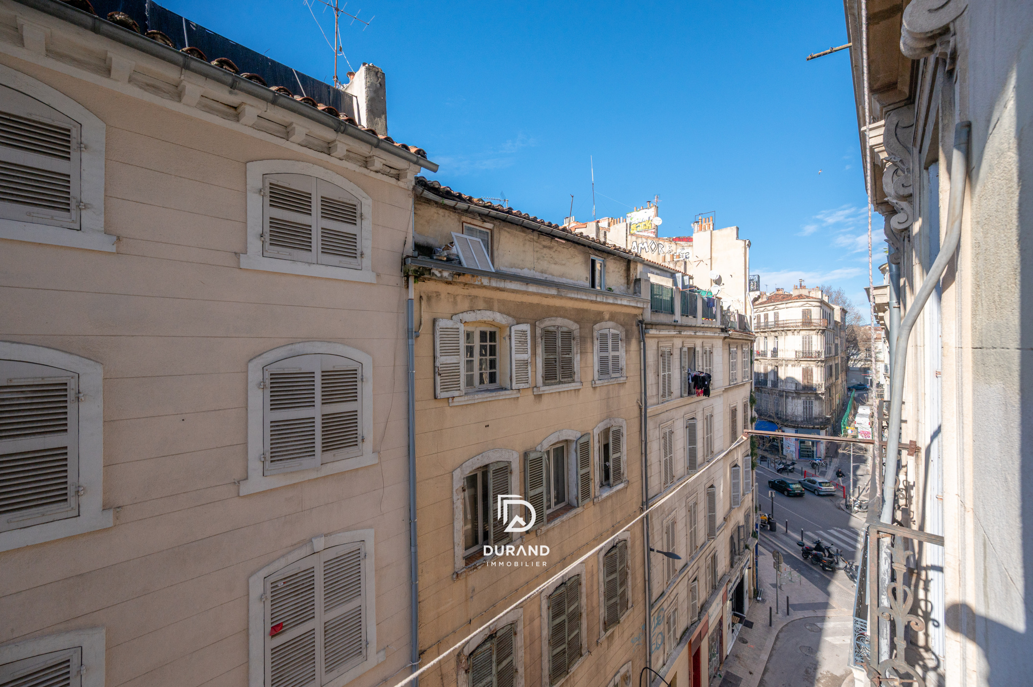 APPARTEMENT - IMMEUBLE BOURGEOIS - COURS LIEUTAUD - 13001 MARSEILLE