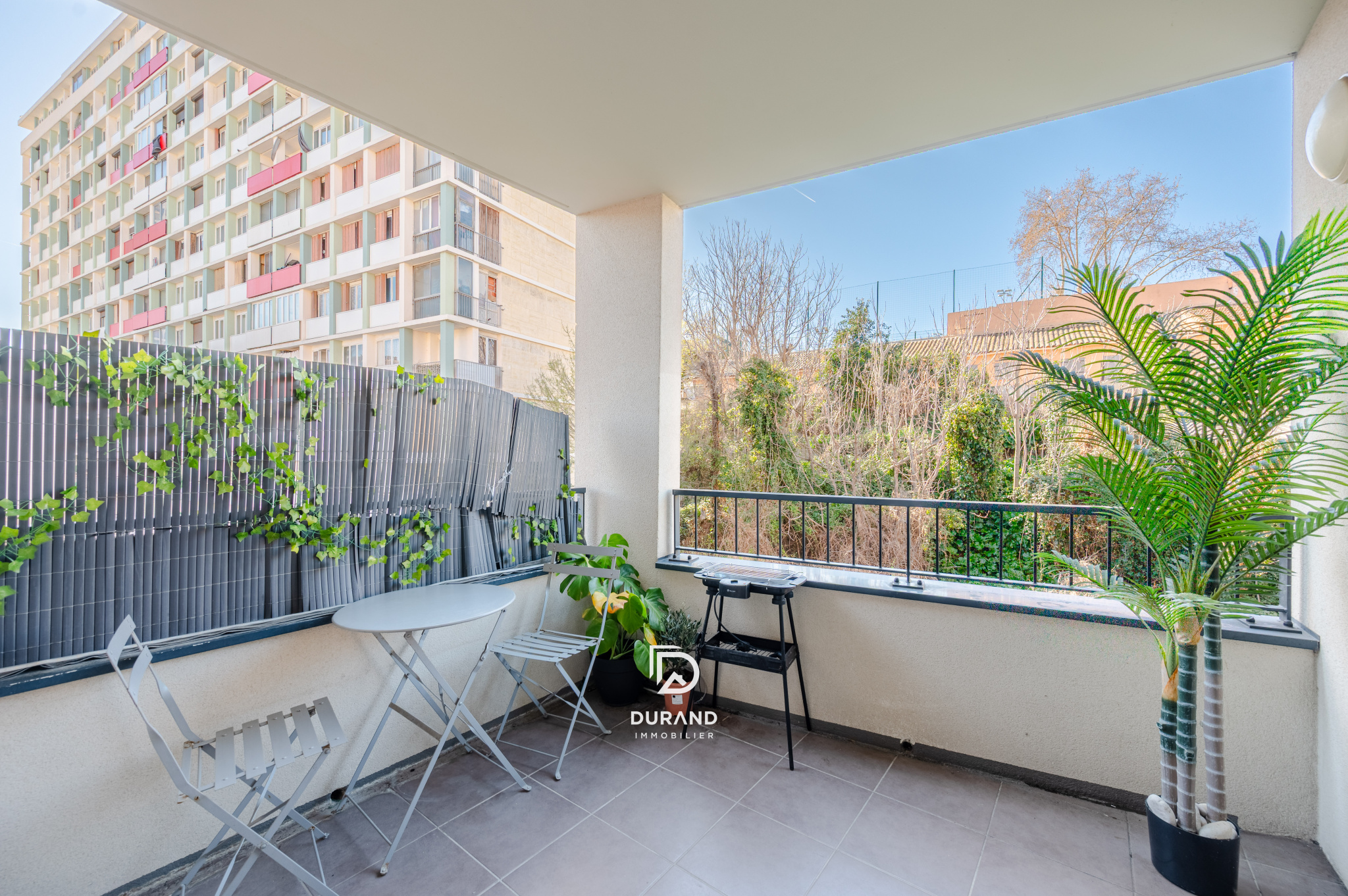 APPARTEMENT - 2 PIECES - TERRASSE - 13003 MARSEILLE