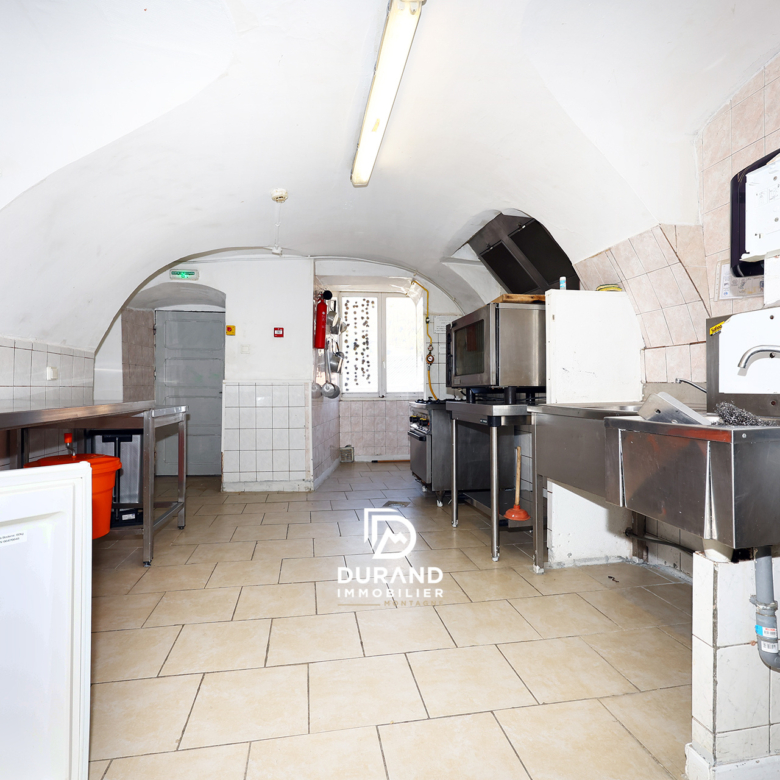 Maison de village d'environ 280 m2