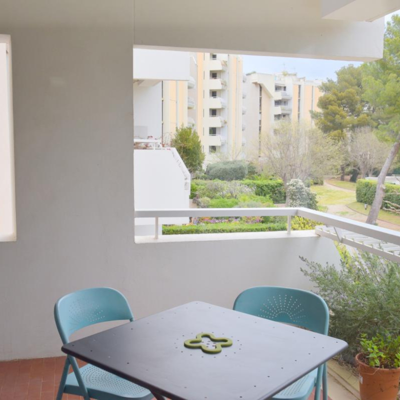 T4 avec terrasse dans résidence fermée