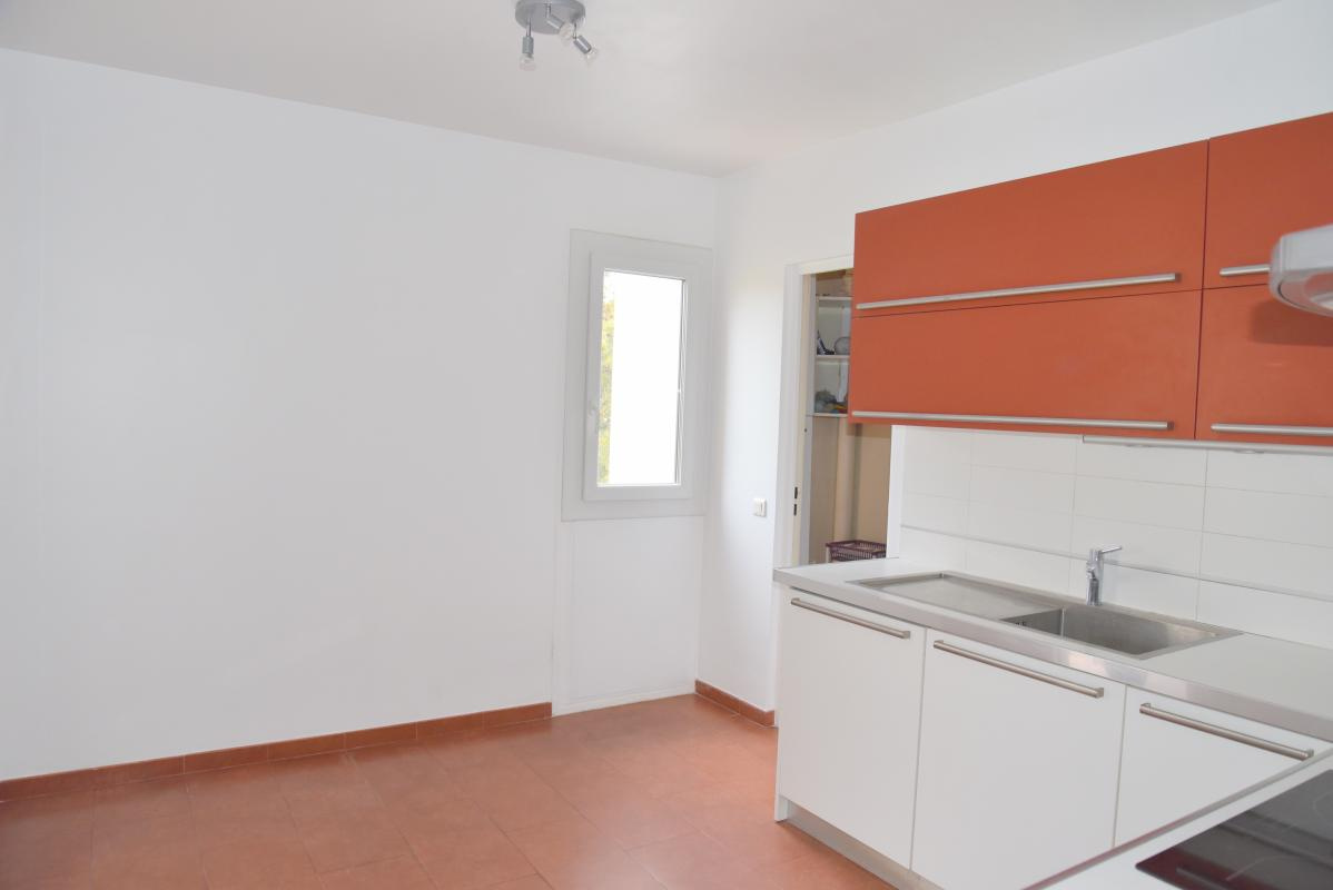 T4 avec terrasse dans résidence fermée