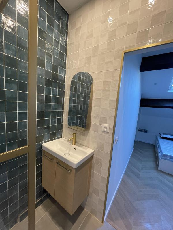 Studio mezzanine refait à neuf