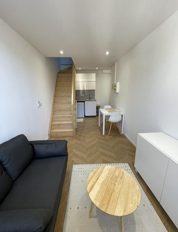 Studio mezzanine refait à neuf