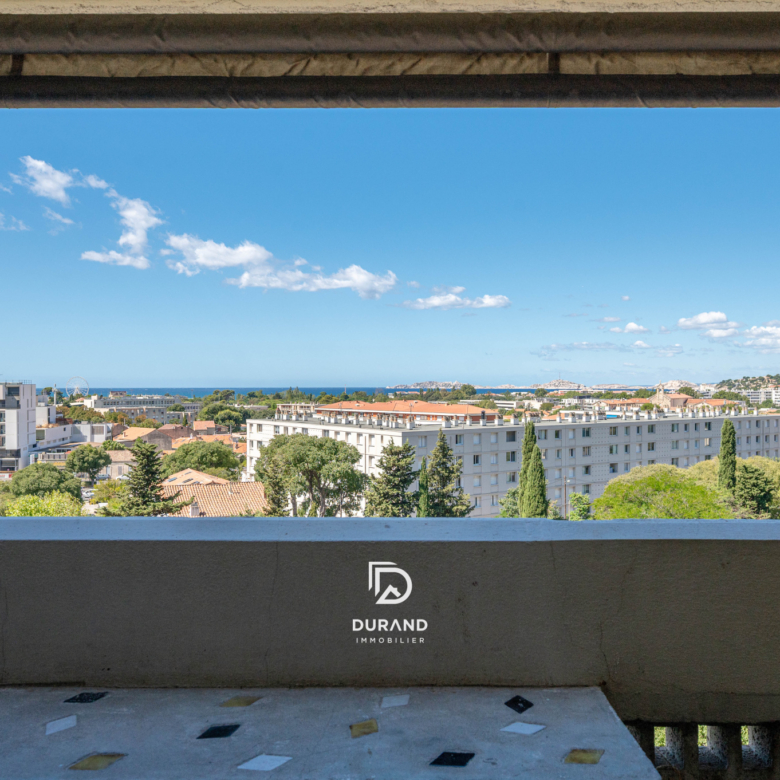 APPARTEMENT - LE CORBUSIER - VUE MER - 13008 MARSEILLE