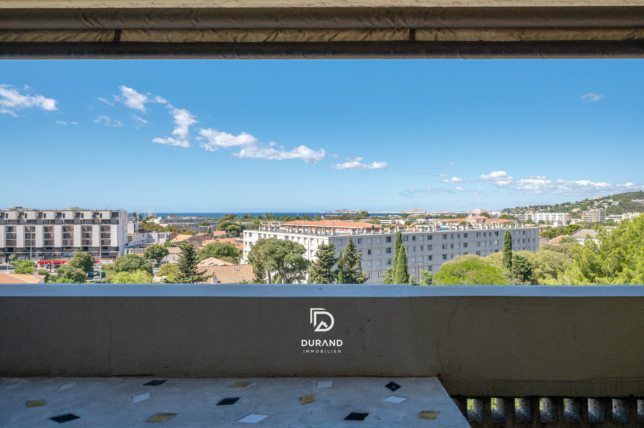 APPARTEMENT - LE CORBUSIER - VUE MER - 13008 MARSEILLE