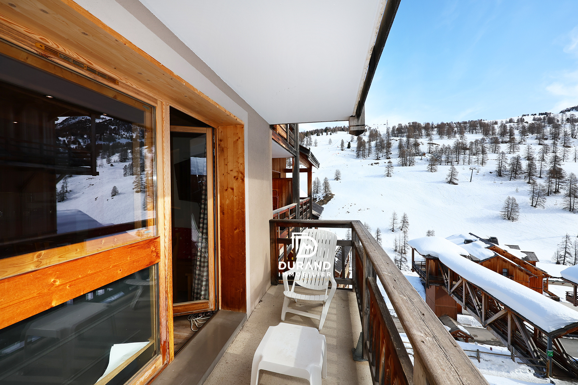 dans une résidence 4 * avec piscines