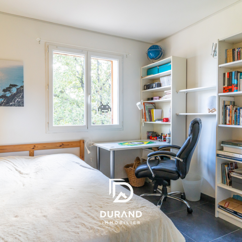 MAISON DE 2009 - T5 - JARDIN - AUBAGNE