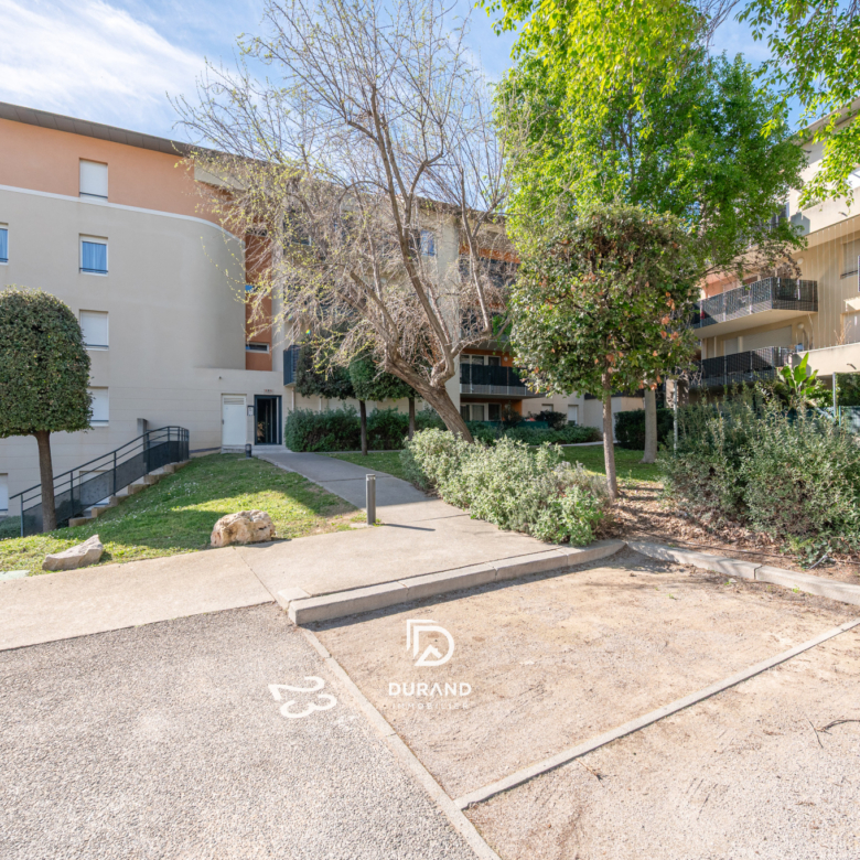 APPARTEMENT - PARKING - TERRASSE - SAINTE MARTHE - 13014 MARSEILLE