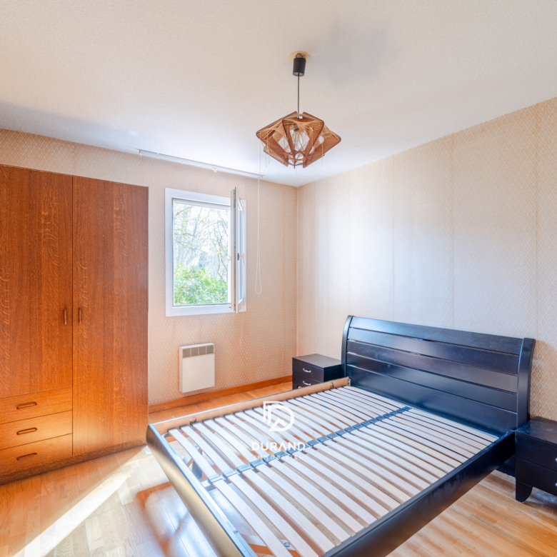 APPARTEMENT - GARAGE- MAZARGUES 13009