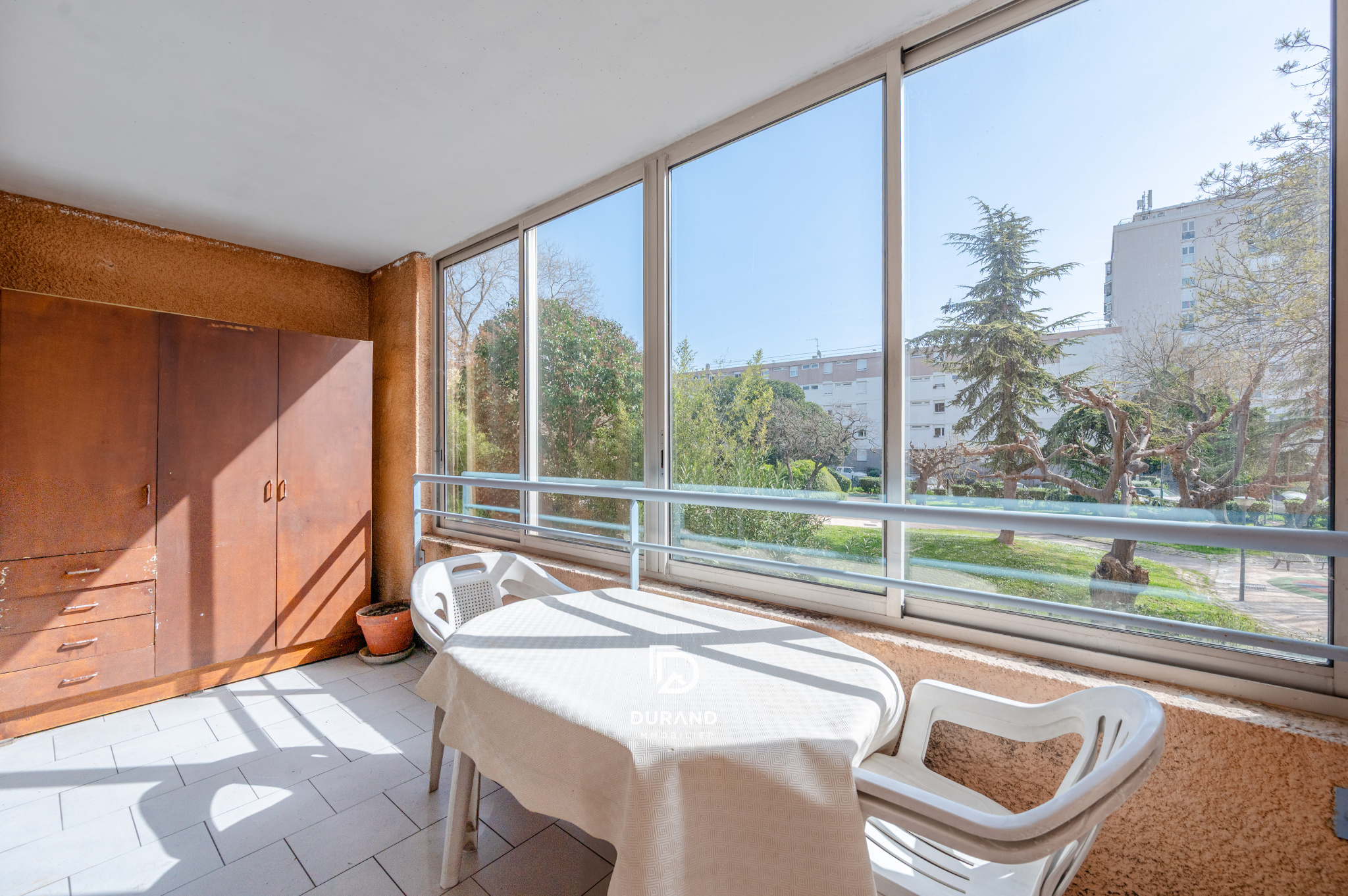 APPARTEMENT - GARAGE- MAZARGUES 13009