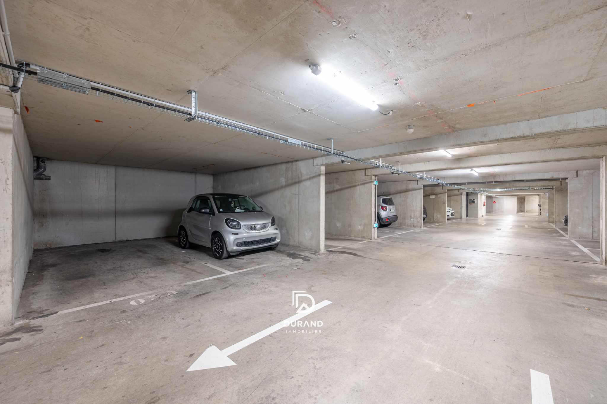 APPARTEMENT - PARKING - TERRASSE - 13010 MARSEILLE