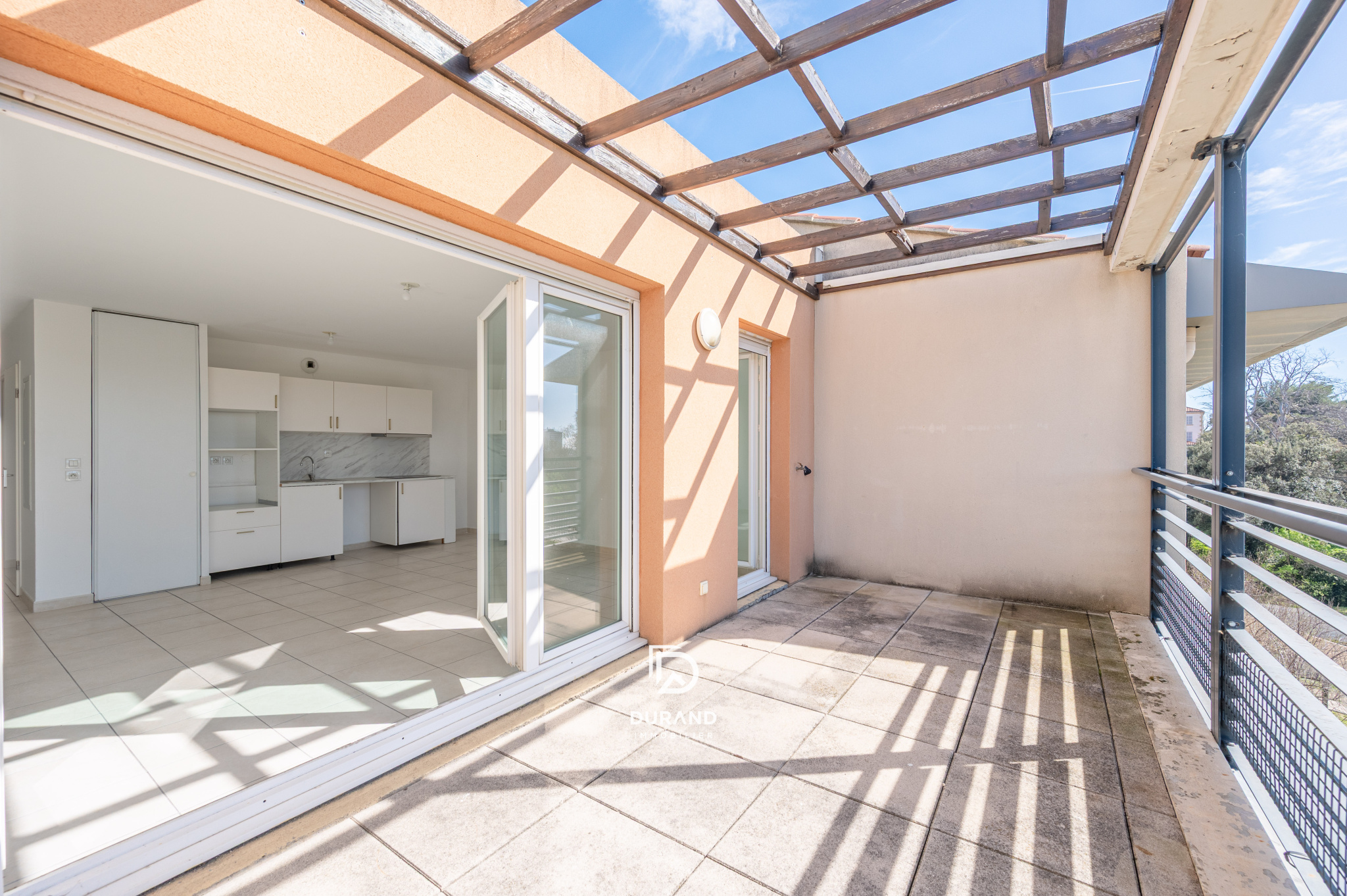 APPARTEMENT - PARKING - TERRASSE - SAINTE MARTHE - 13014 MARSEILLE