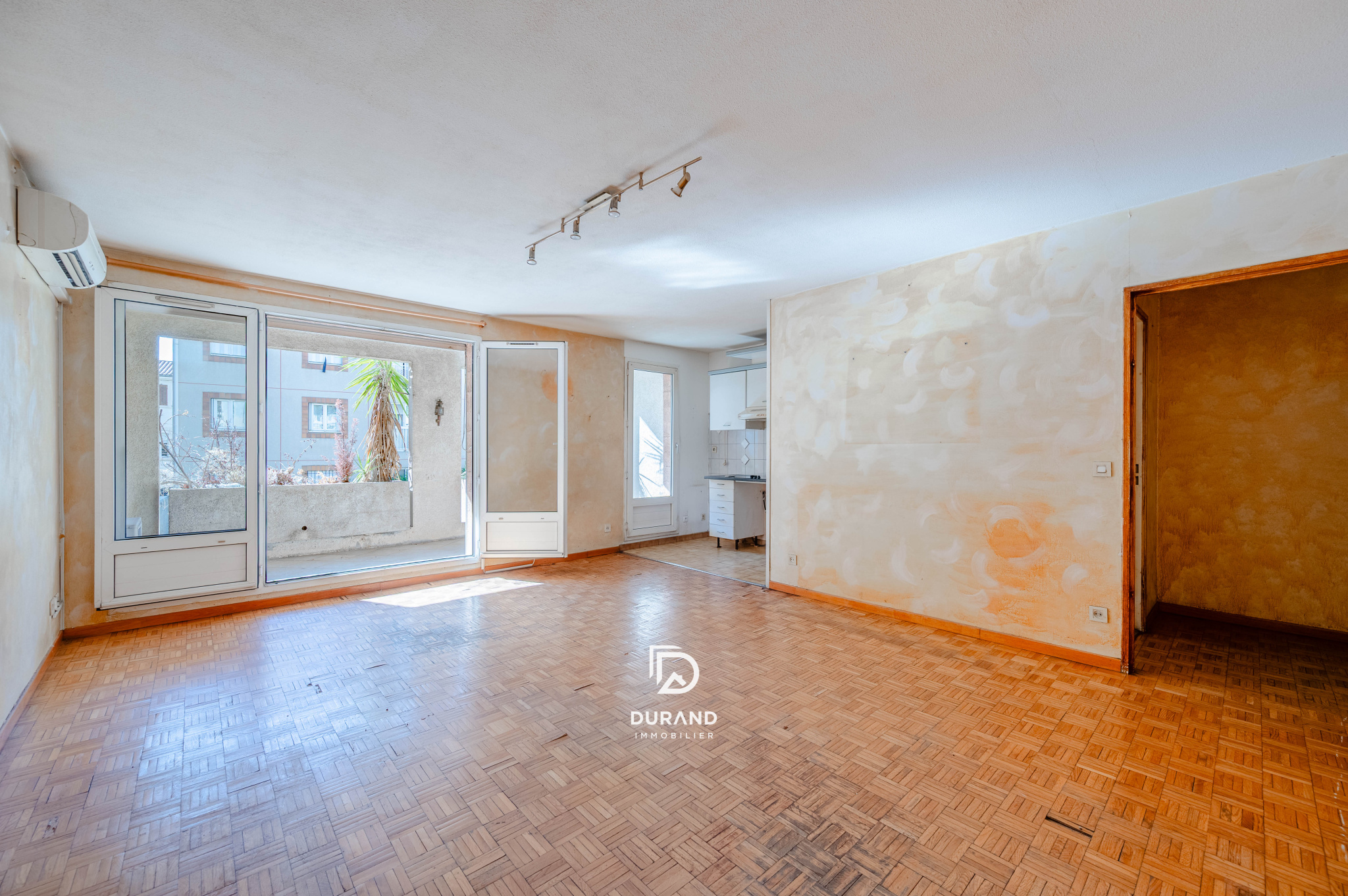 APPARTEMENT - T4 - LE ROUET - 13008 MARSEILLE