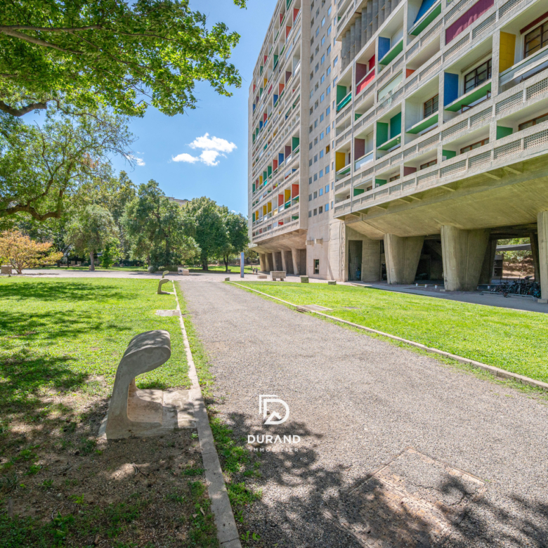 APPARTEMENT - LE CORBUSIER - VUE MER - 13008 MARSEILLE