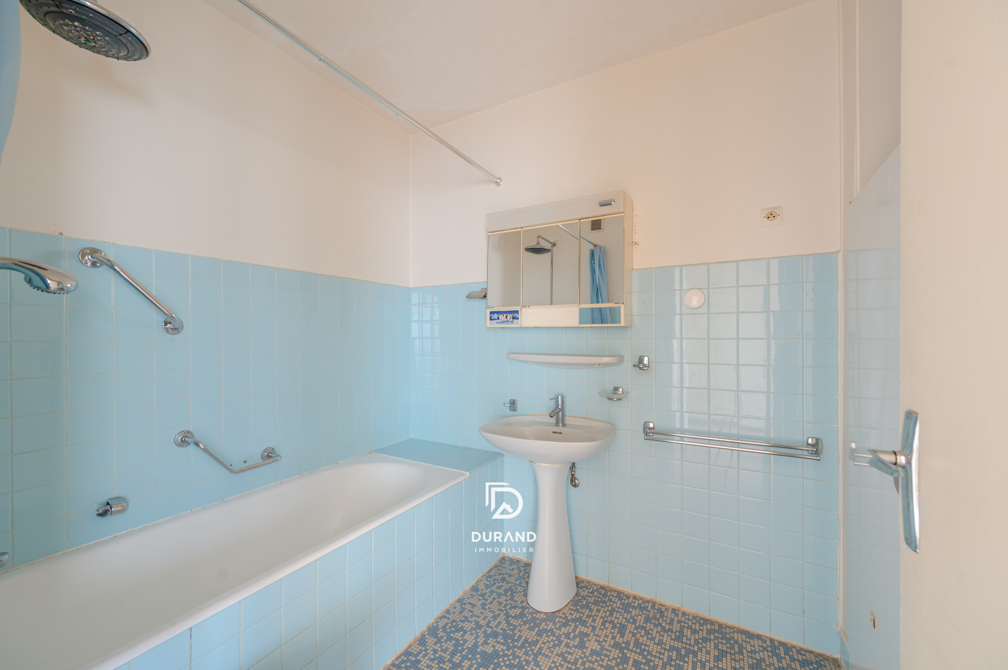 APPARTEMENT - ALLEE DES PINS - 13009 MARSEILLE