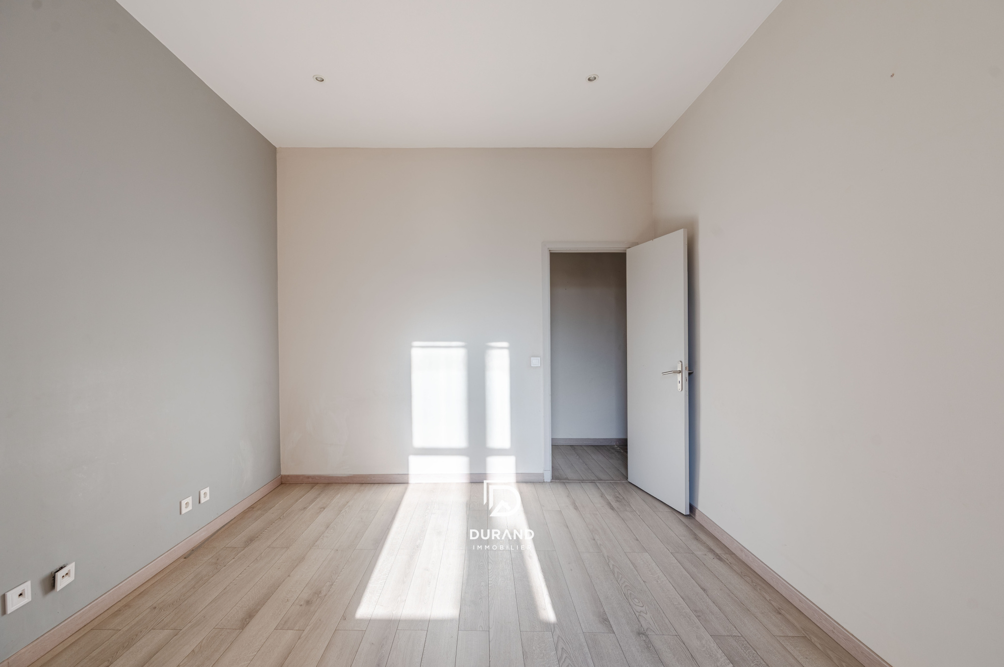 APPARTEMENT - BOURGEOIS - PALAIS DE JUSTICE - 13006 MARSEILLE