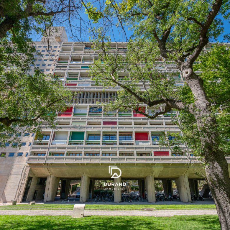 APPARTEMENT - LE CORBUSIER - VUE MER - 13008 MARSEILLE