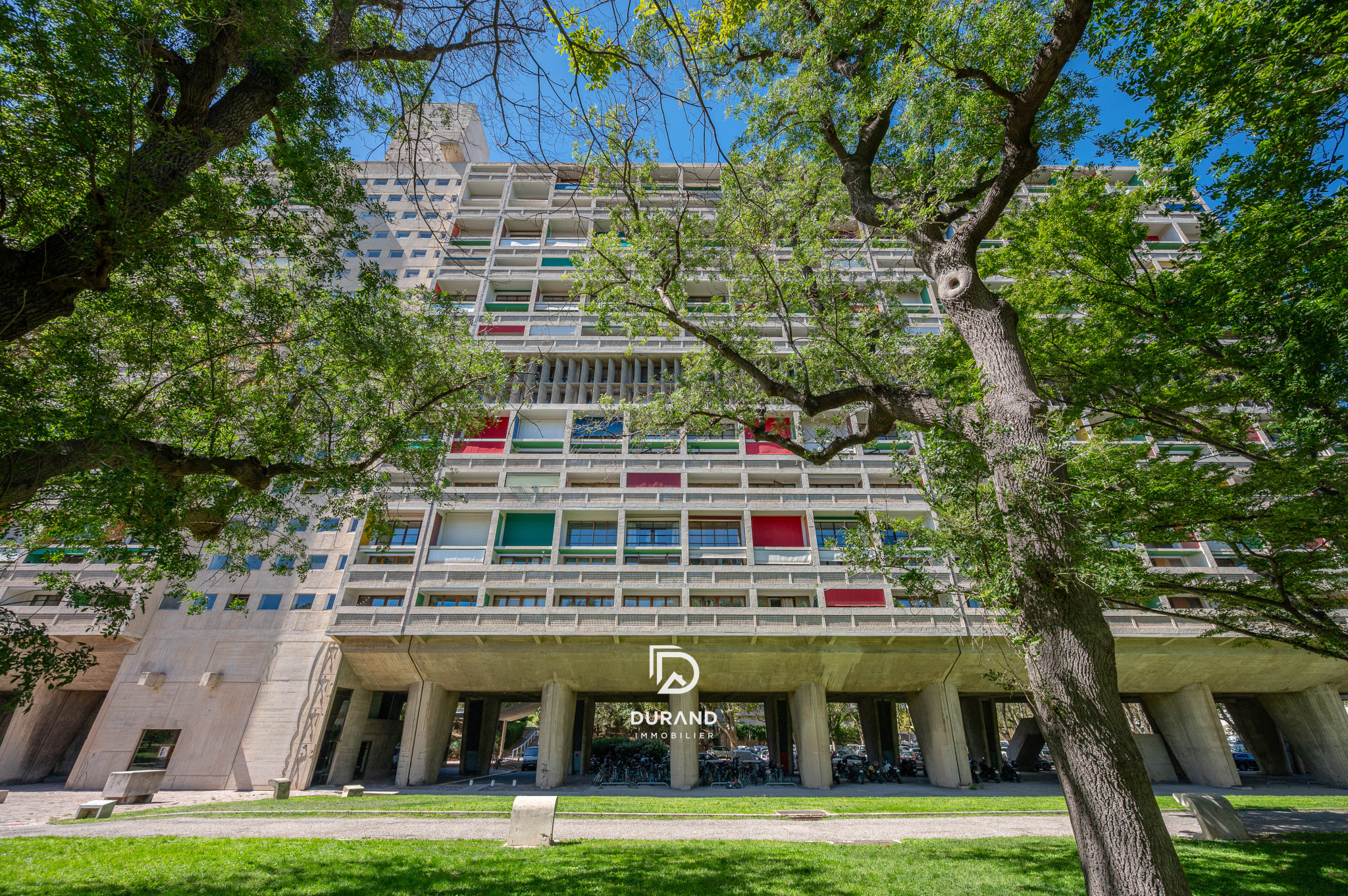 APPARTEMENT - LE CORBUSIER - VUE MER - 13008 MARSEILLE