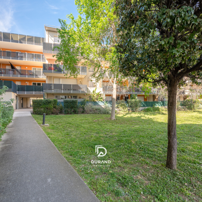 APPARTEMENT - PARKING - TERRASSE - SAINTE MARTHE - 13014 MARSEILLE