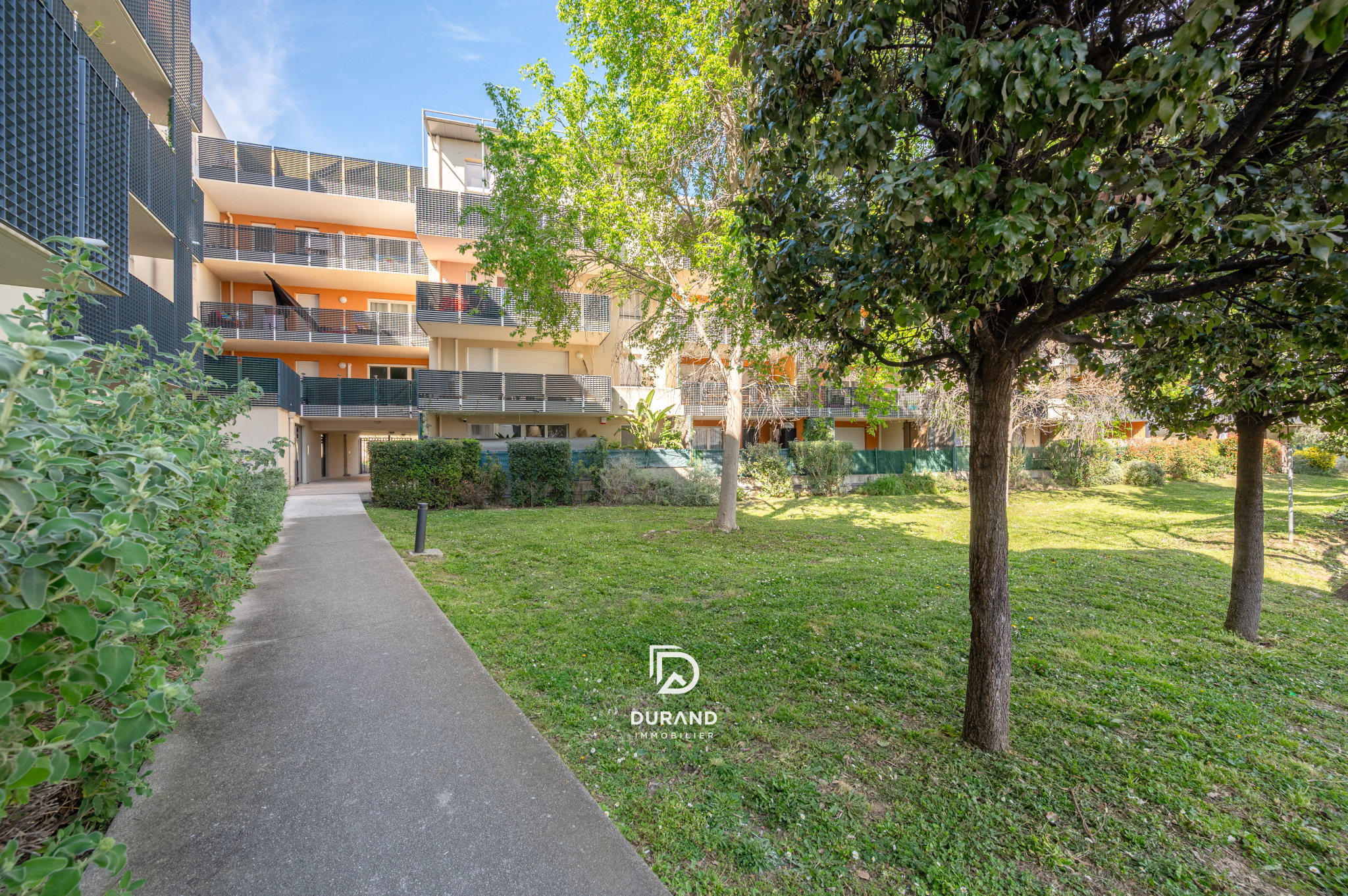 APPARTEMENT - PARKING - TERRASSE - SAINTE MARTHE - 13014 MARSEILLE