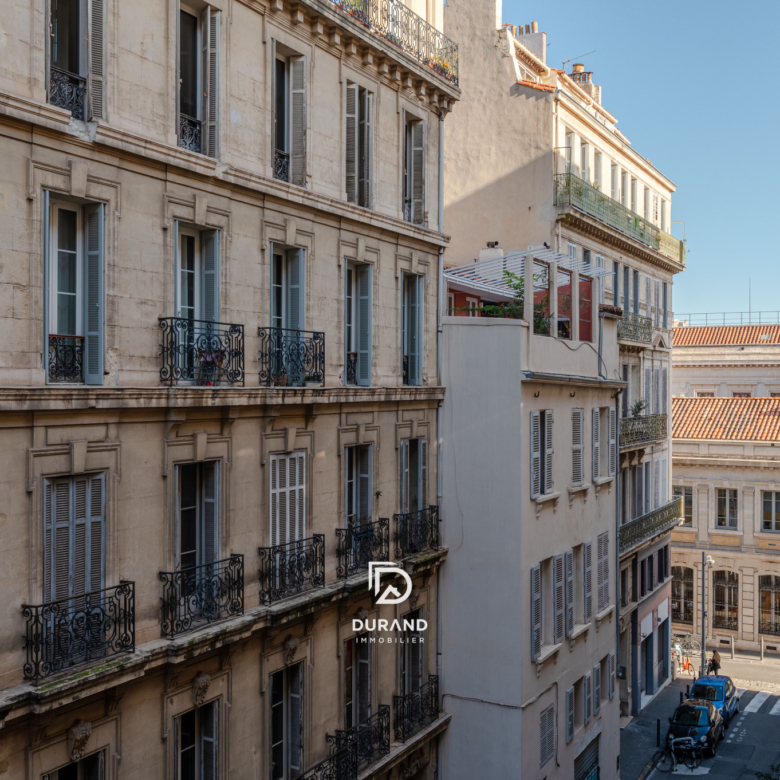 APPARTEMENT - BOURGEOIS - PALAIS DE JUSTICE - 13006 MARSEILLE