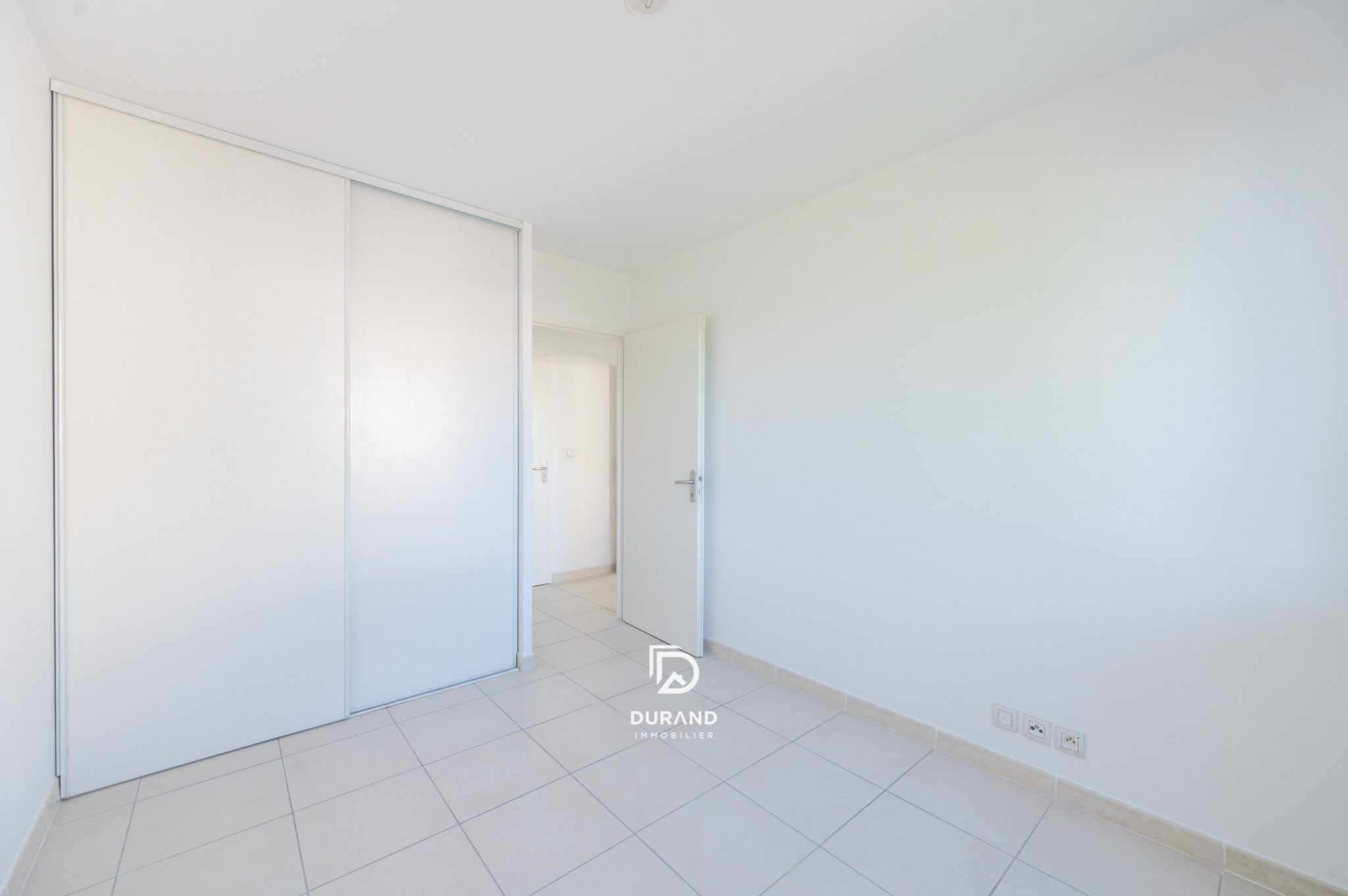 APPARTEMENT - PARKING - TERRASSE - SAINTE MARTHE - 13014 MARSEILLE