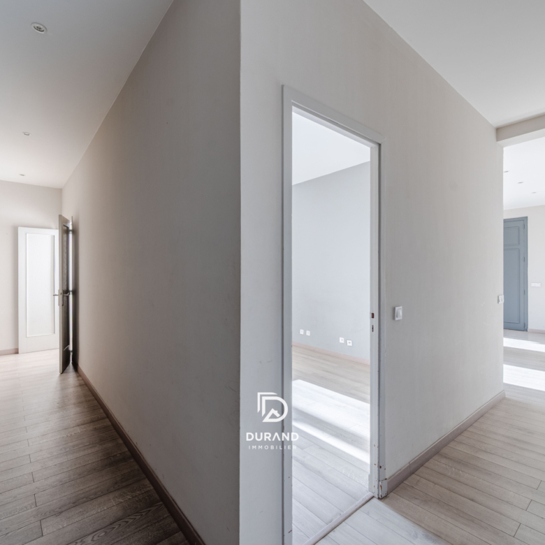 APPARTEMENT - BOURGEOIS - PALAIS DE JUSTICE - 13006 MARSEILLE