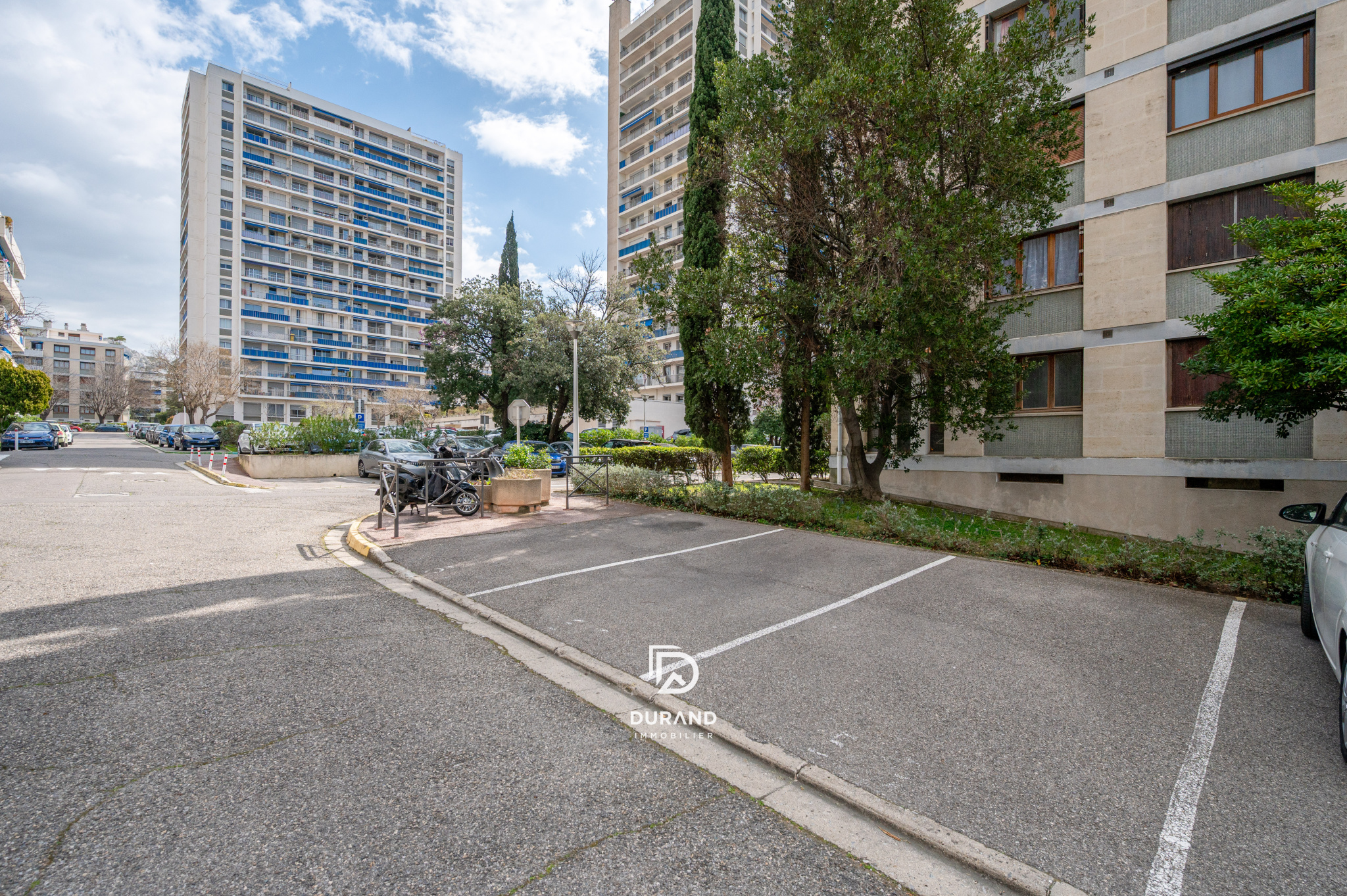 APPARTEMENT - ALLEE DES PINS - 13009 MARSEILLE