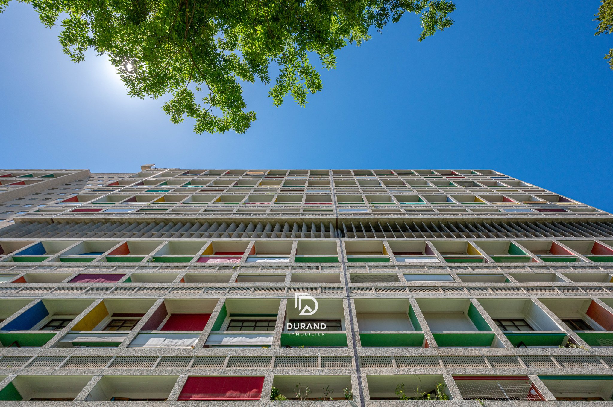 APPARTEMENT - LE CORBUSIER - VUE MER - 13008 MARSEILLE