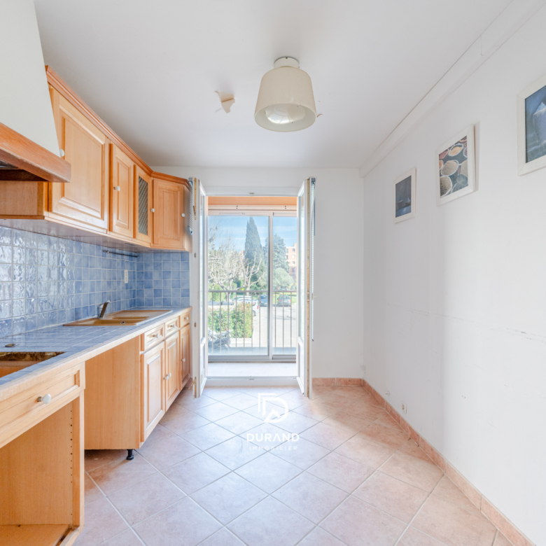 APPARTEMENT - T3 - 59M2 - ST TRONC - 13010 MARSEILLE